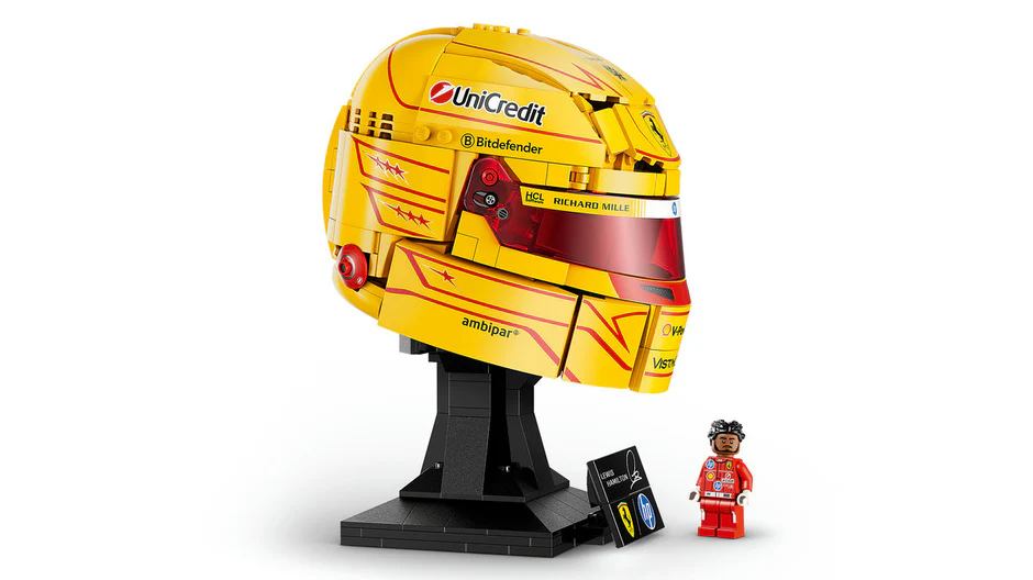 Scuderia Ferrari HP Lewis Hamilton sisakja - Image 3