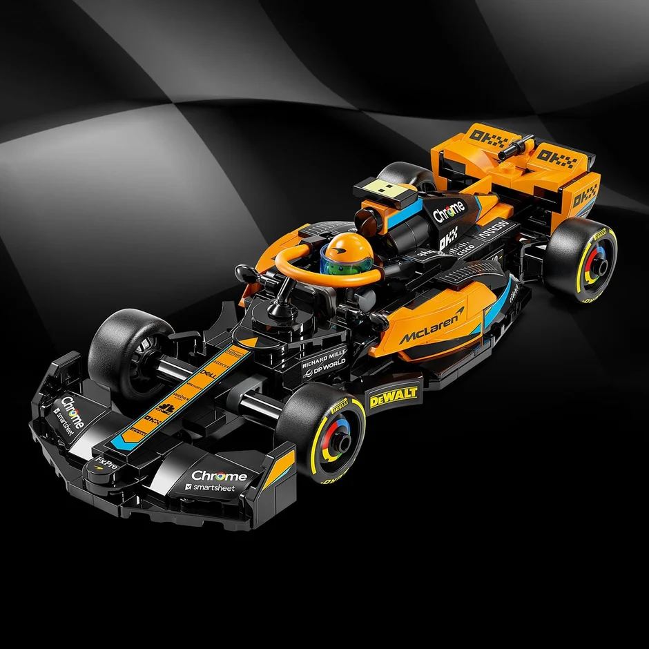 McLaren Formula 1-es versenyautó 2023 - Image 3